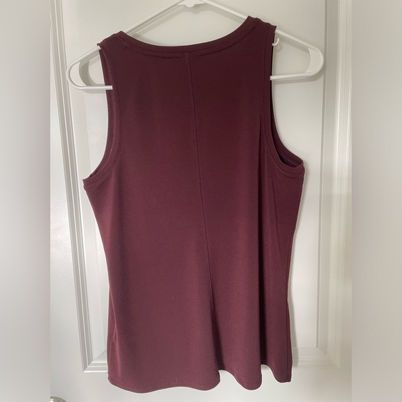 Express V Neck Essential Tank Top - Picture 5 of 7
